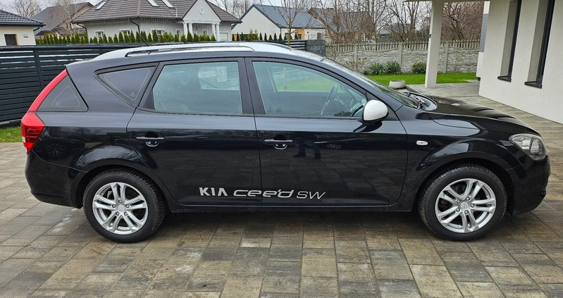 Kia Ceed cena 21900 przebieg: 113000, rok produkcji 2011 z Nowogród małe 277